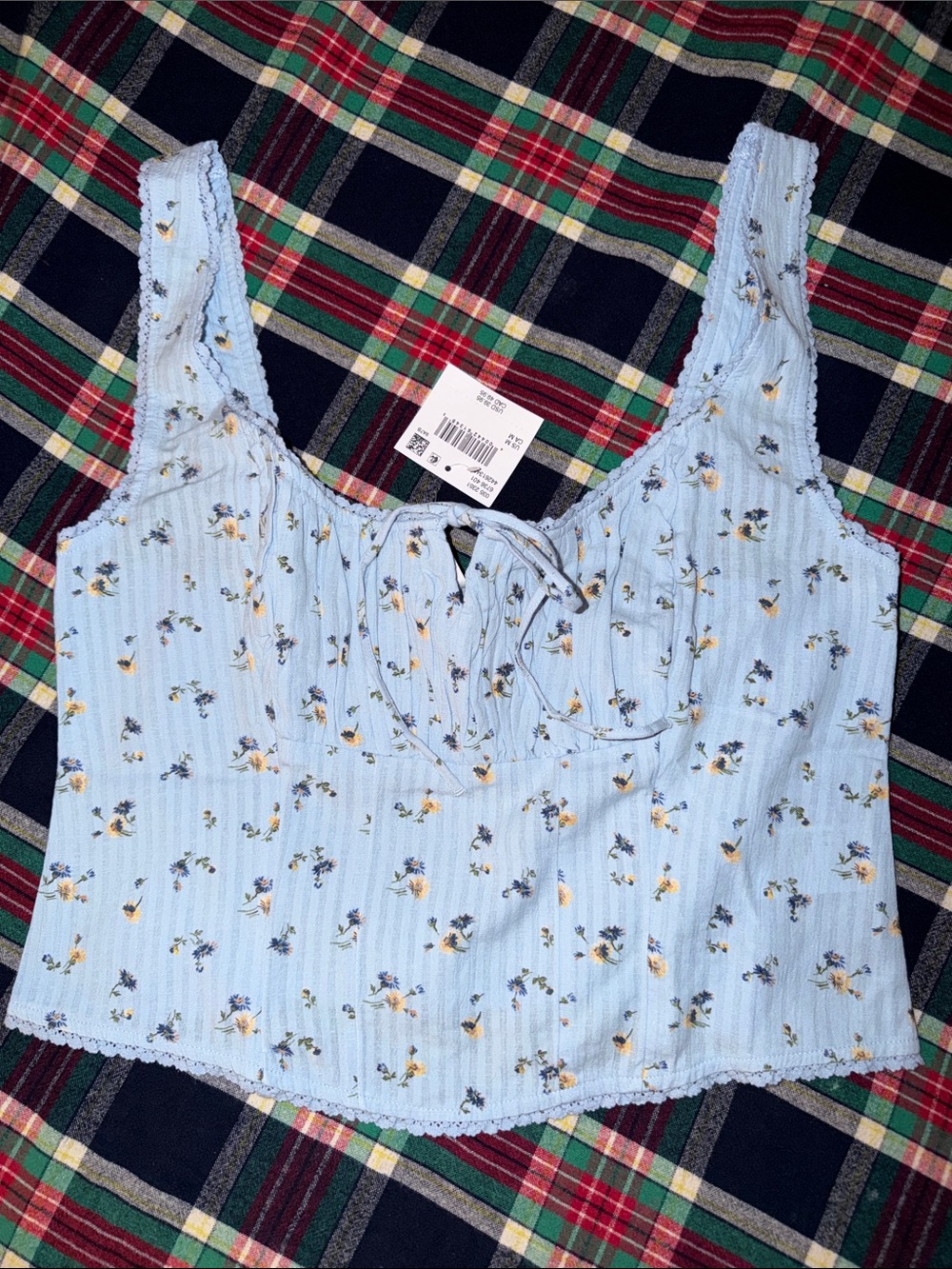 American Eagle Light Blue Floral Smocked Top Size Medium 🌼🩵